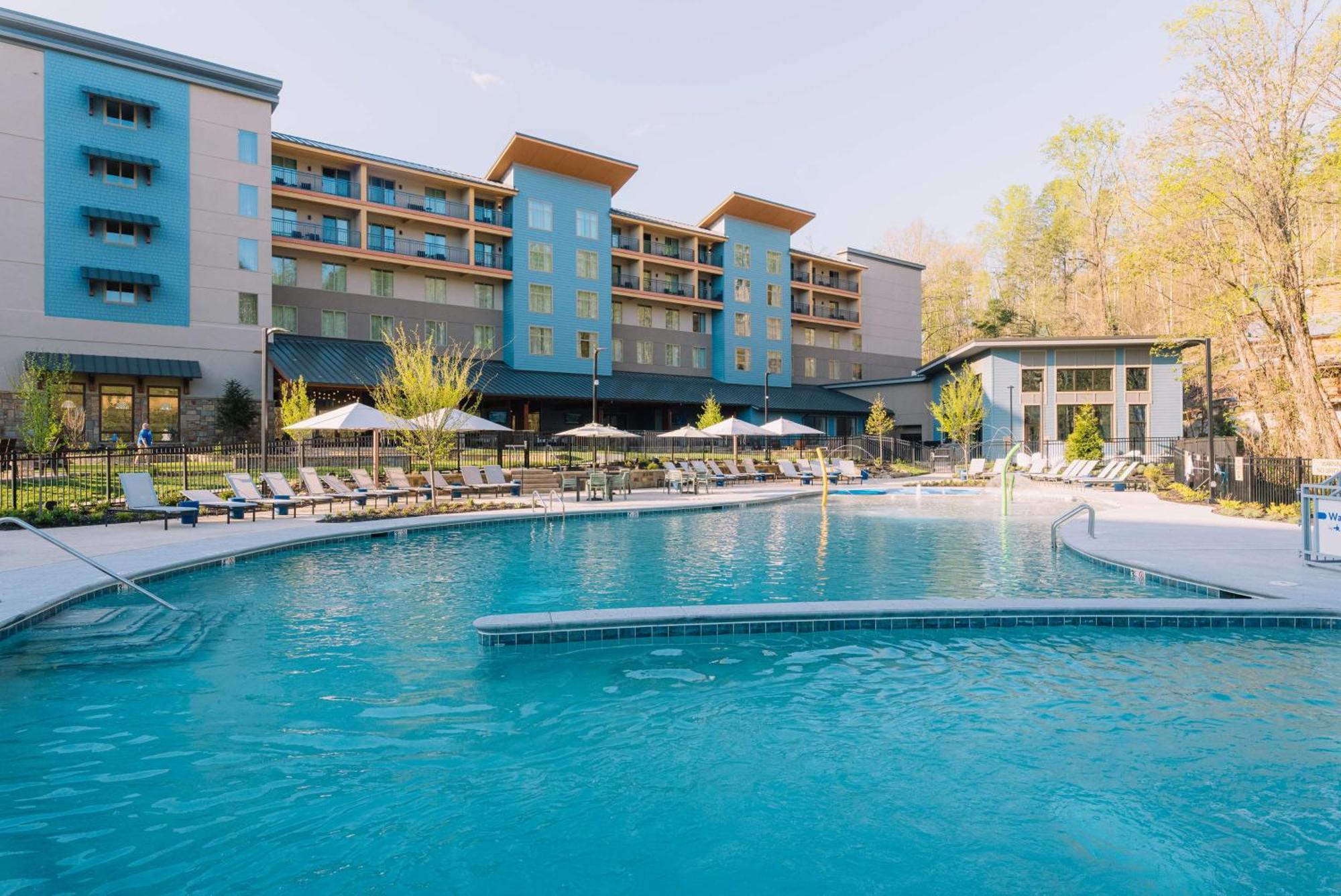 Embassy Suites By Hilton Gatlinburg Resort Exteriör bild