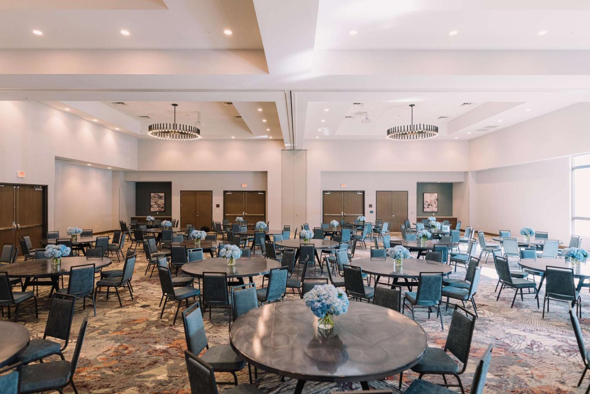 Embassy Suites By Hilton Gatlinburg Resort Exteriör bild
