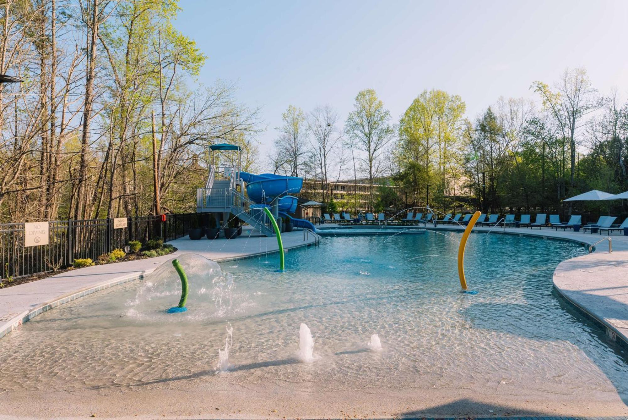 Embassy Suites By Hilton Gatlinburg Resort Exteriör bild